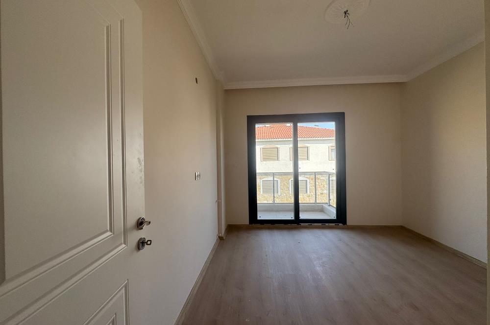 Foça Bağarası'nda Site İçerisinde Satılık Sıfır 2+1 Daire 