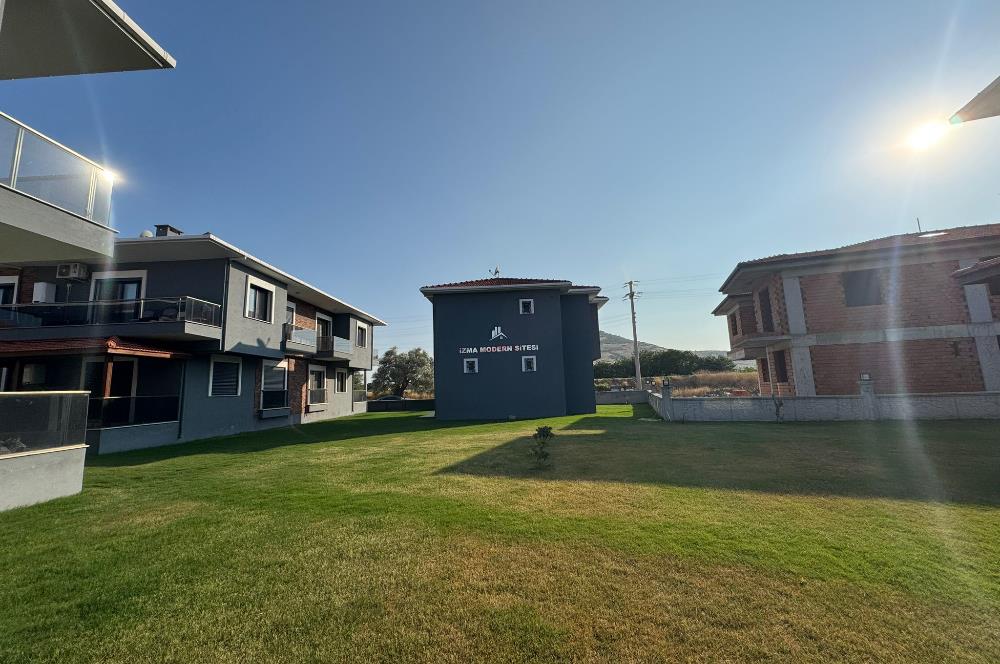 Foça Bağarası'nda Site İçerisinde Satılık Sıfır 2+1 Daire 