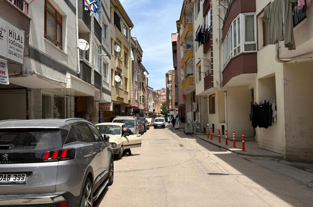 AYGÜN ÖZDEMİR'DEN DEPOLU DÜKKAN