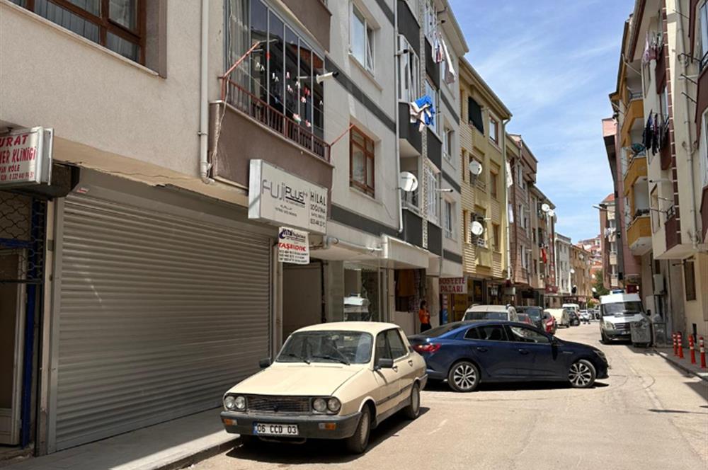 AYGÜN ÖZDEMİR'DEN DEPOLU DÜKKAN