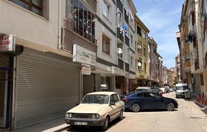 AYGÜN ÖZDEMİR'DEN DEPOLU DÜKKAN