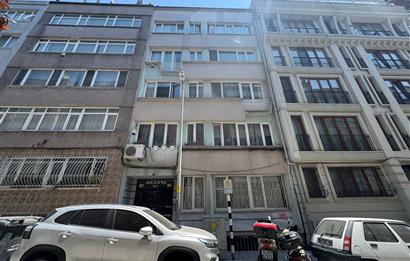 BOZKURT CADDESİNDE 2+1 SATILIK DAİRE