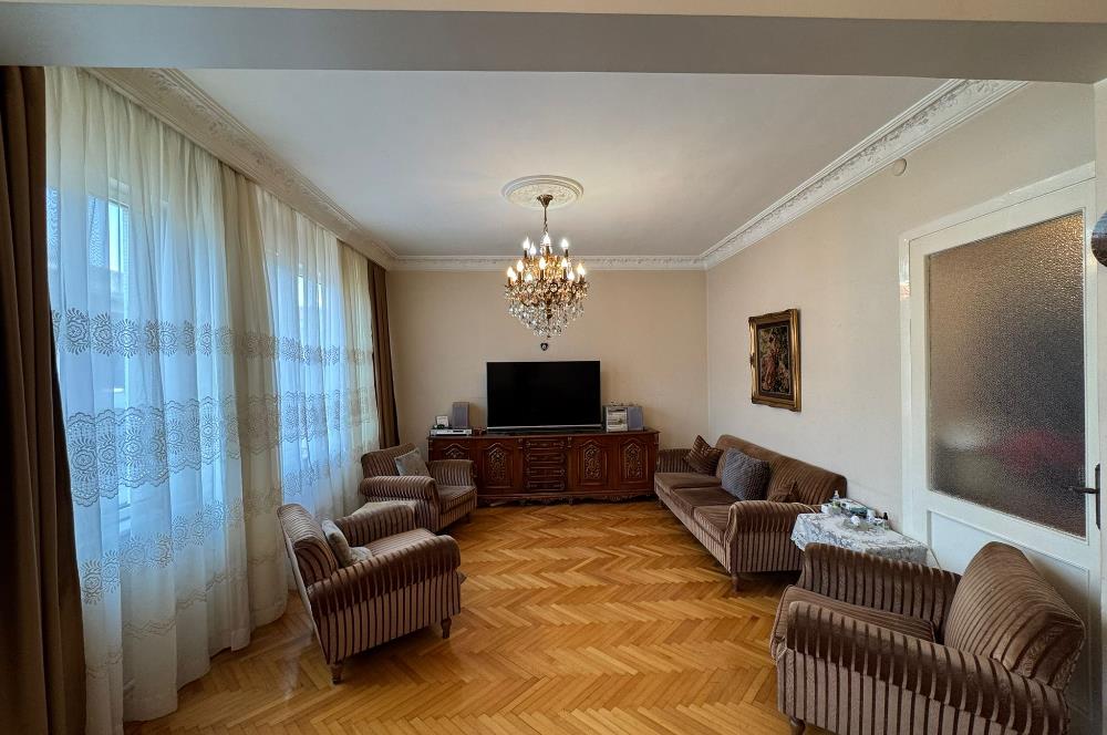 BOZKURT CADDESİNDE 2+1 SATILIK DAİRE