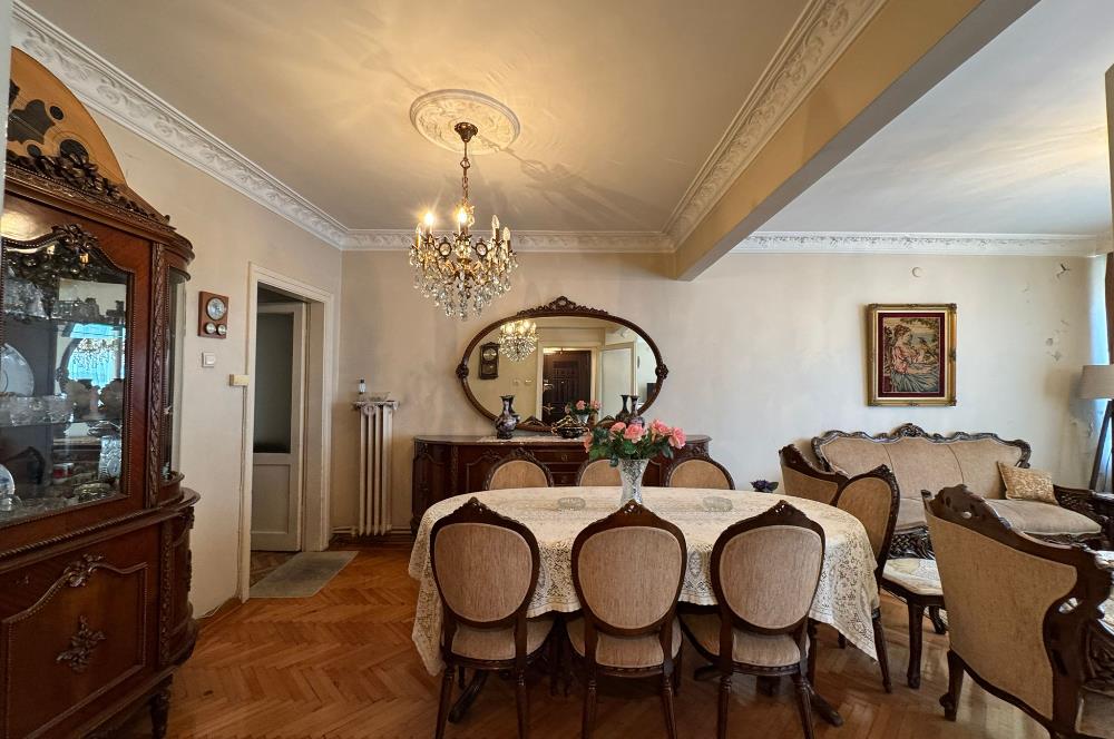 BOZKURT CADDESİNDE 2+1 SATILIK DAİRE