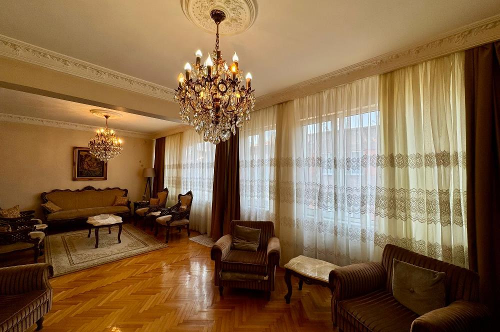 BOZKURT CADDESİNDE 2+1 SATILIK DAİRE