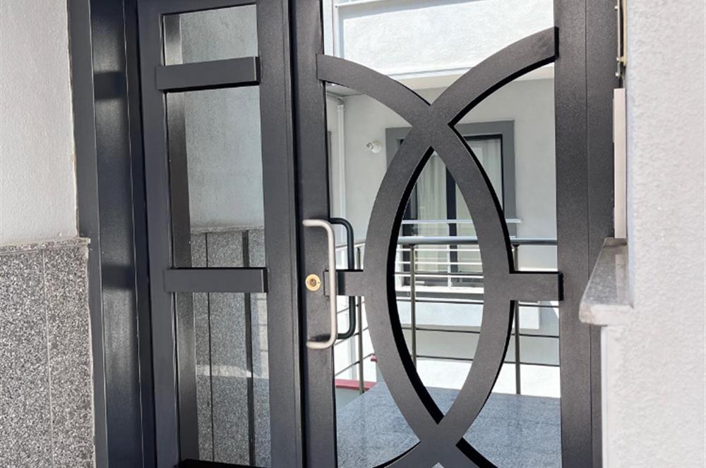 ADLİYE,AVM VE ŞEHİR HASTANESİ YAKINI EŞYALI SATILIK 2+0 DAİRE