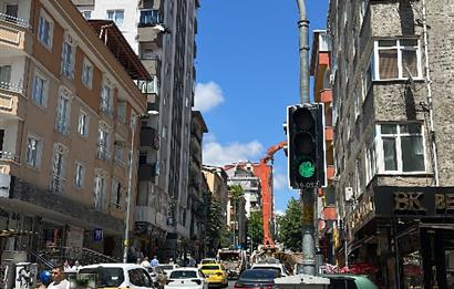 ZÜMRÜTEVLERDE KOMPLE SATILIK BİNA