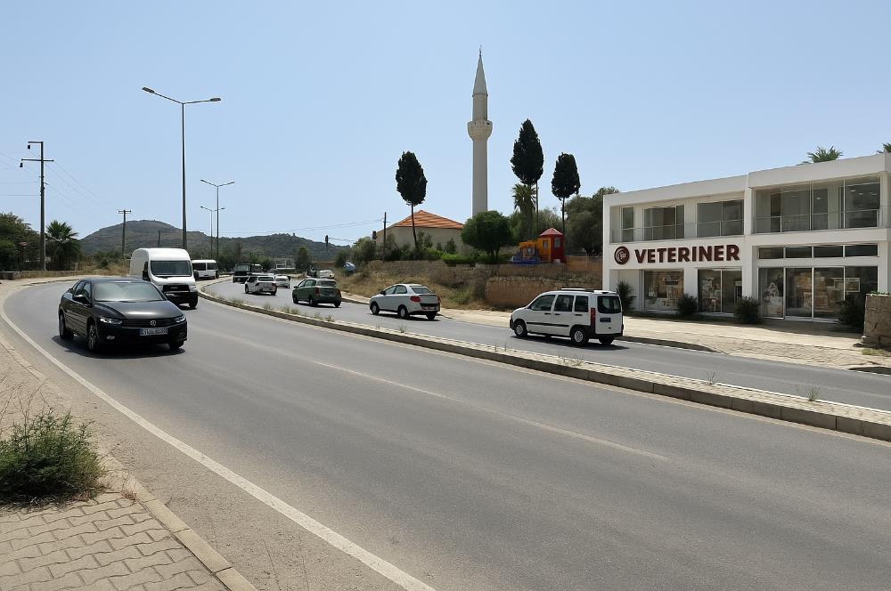 Bodrum Ortakent Yahşi’de Kiralık Anayol Yol Üzerinde Geniş Vitrinli Tabela Değeri Yüksek Ticari Bina | Showr