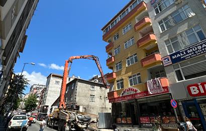 ZÜMRÜTEVLERDE KOMPLE SATILIK BİNA