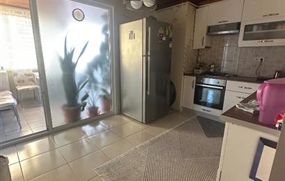 ZÜMRÜTEVLERDE KOMPLE SATILIK BİNA