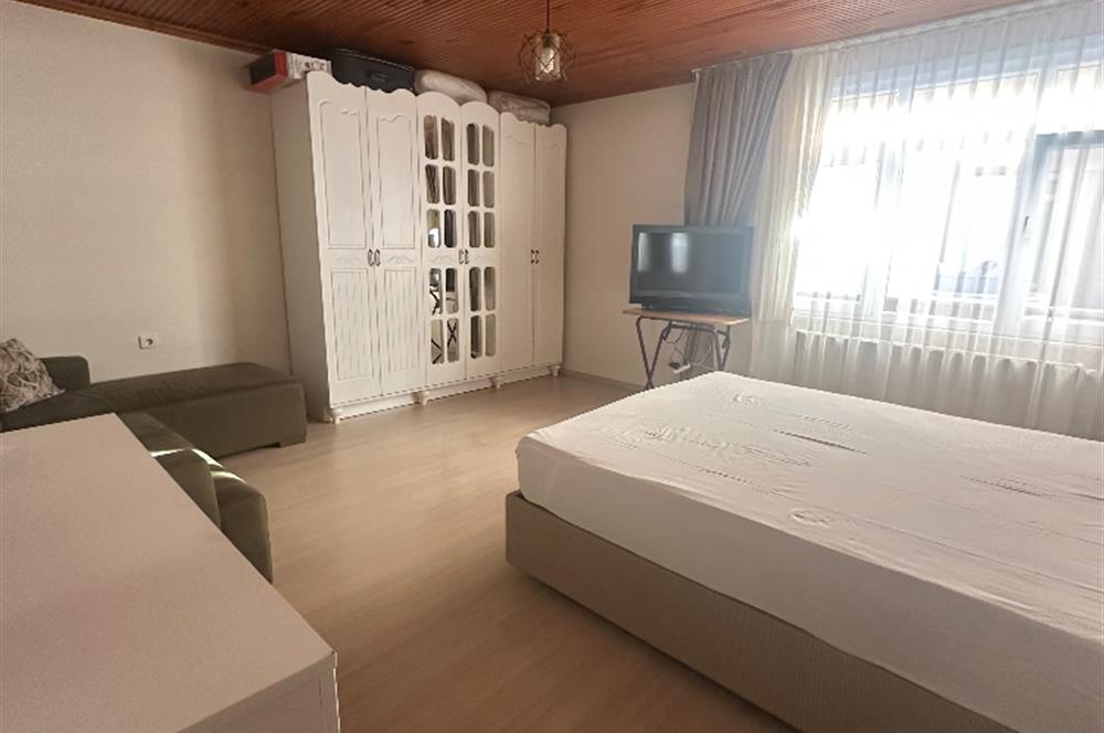 ZÜMRÜTEVLERDE KOMPLE SATILIK BİNA