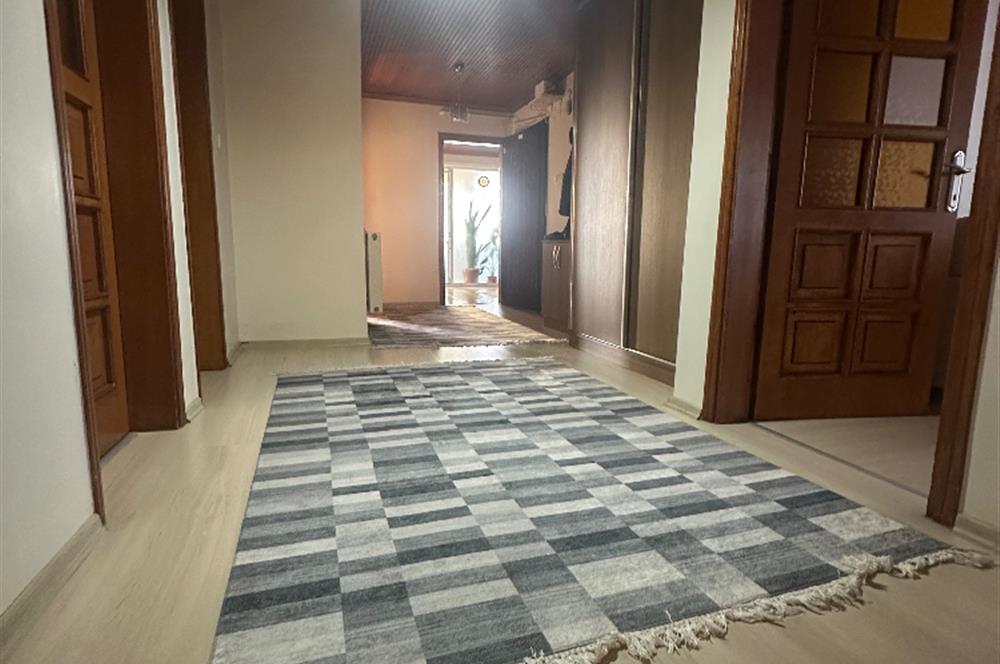 ZÜMRÜTEVLERDE KOMPLE SATILIK BİNA