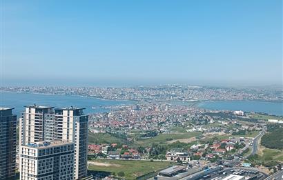 Burç istanbul İş merkezinde 32 katta 910m2 şerefiyeli kat.