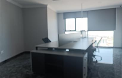 Burç istanbul İş merkezinde 32 katta 516m2 şerefiyeli ofis.