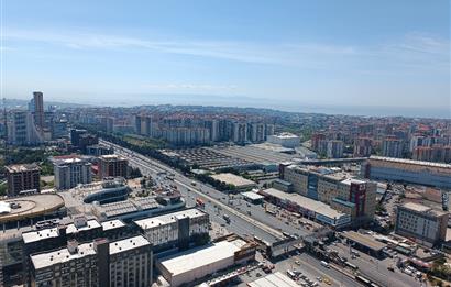 Burç istanbul İş merkezinde 32 katta 910m2 şerefiyeli kat.