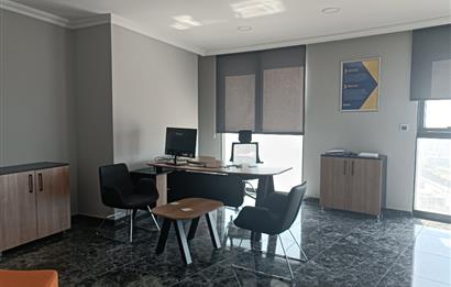Burç istanbul İş merkezinde 32 katta 910m2 şerefiyeli kat.