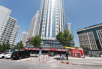 Burç istanbul İş merkezinde 32 katta 387m2 şerefiyeli ofis.