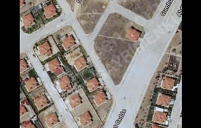CENTURY21 PLUS'DAN AHMETPAŞA KASABASINDA EMSALSİZ KONUMDA ARSA