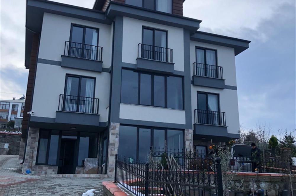 TRABZON'UN GÖZDESİ ORTAHİSAR'DA FULL DENİZ MANZARALI VİLLA 
