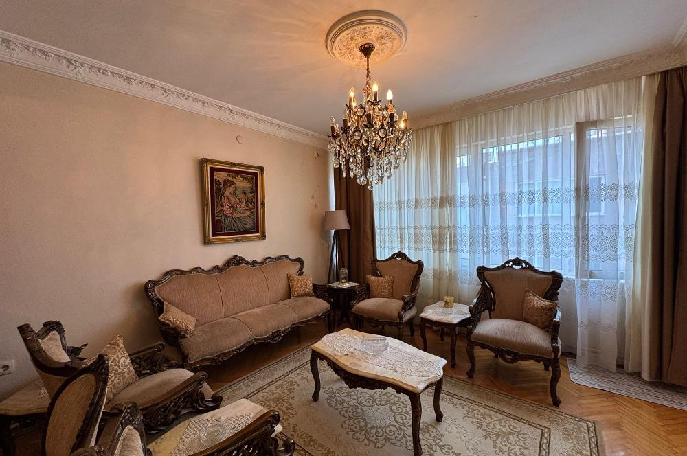 BOZKURT CADDESİNDE 2+1 SATILIK DAİRE