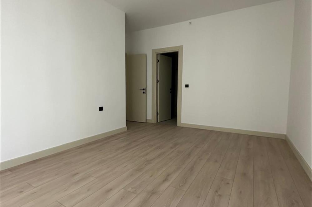 C21 ROOF'dan 19.ETAP'da KAPALI BALKONLU VESTİYERLİ 3+1 KİRALIK DAİRE