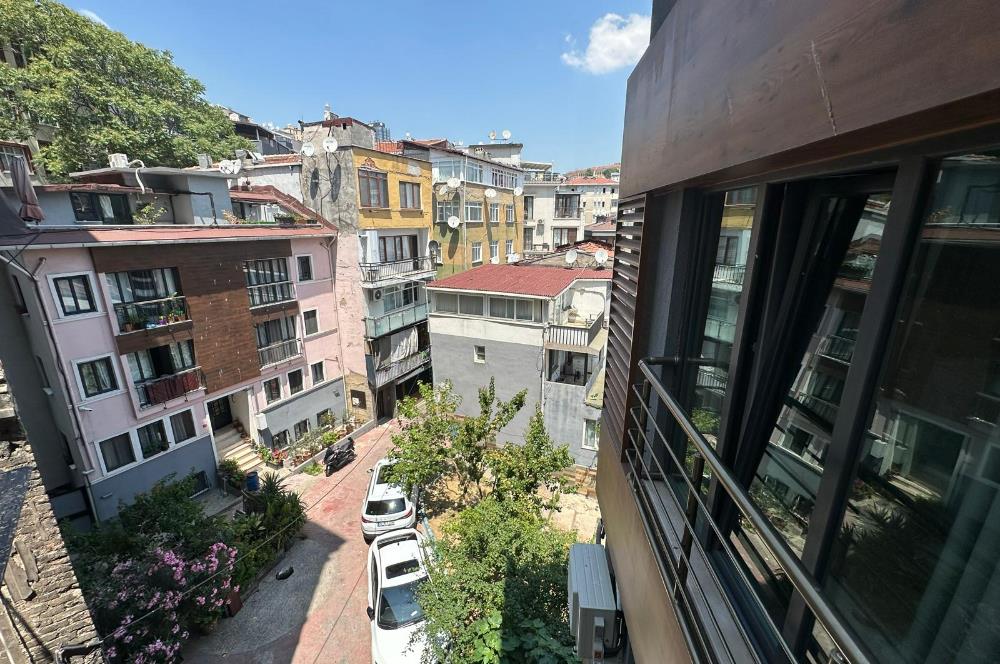 KUMBARACI YOKUŞU, KAPIKULU SOKAK’TA 1+1 KEYİFLİ DAİRE