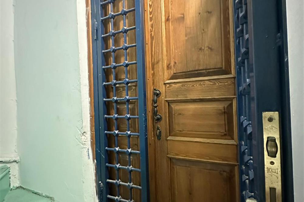 KUMBARACI YOKUŞU, KAPIKULU SOKAK’TA 1+1 KEYİFLİ DAİRE