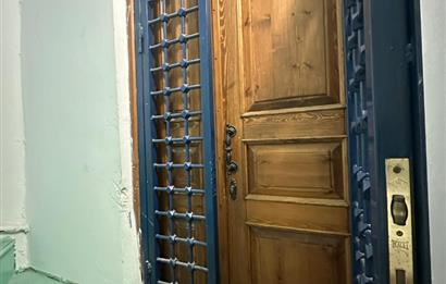 KUMBARACI YOKUŞU, KAPIKULU SOKAK’TA 1+1 KEYİFLİ DAİRE