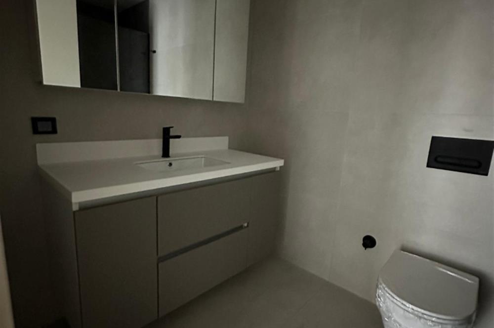 C21 ROOF'dan 19.ETAP'da KAPALI BALKONLU VESTİYERLİ 3+1 KİRALIK DAİRE
