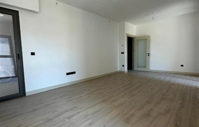 C21 ROOF'dan 19.ETAP'da KAPALI BALKONLU VESTİYERLİ 3+1 KİRALIK DAİRE