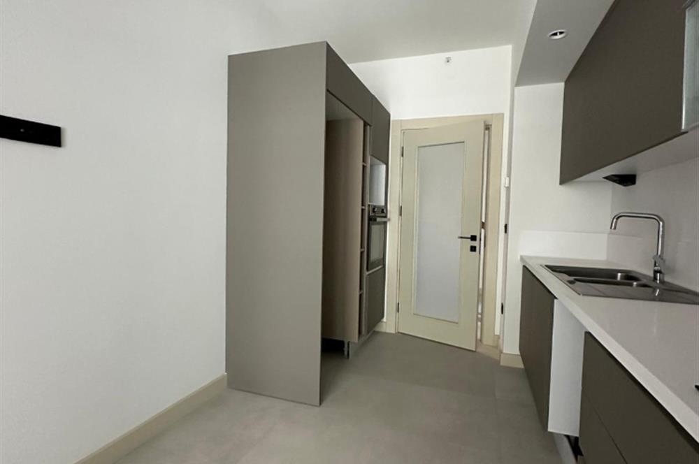 C21 ROOF'dan 19.ETAP'da KAPALI BALKONLU VESTİYERLİ 3+1 KİRALIK DAİRE