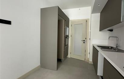 C21 ROOF'dan 19.ETAP'da KAPALI BALKONLU VESTİYERLİ 3+1 KİRALIK DAİRE