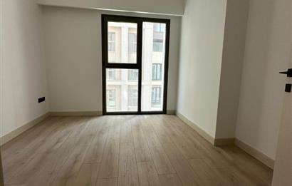 C21 ROOF'dan 19.ETAP'da KAPALI BALKONLU VESTİYERLİ 3+1 KİRALIK DAİRE