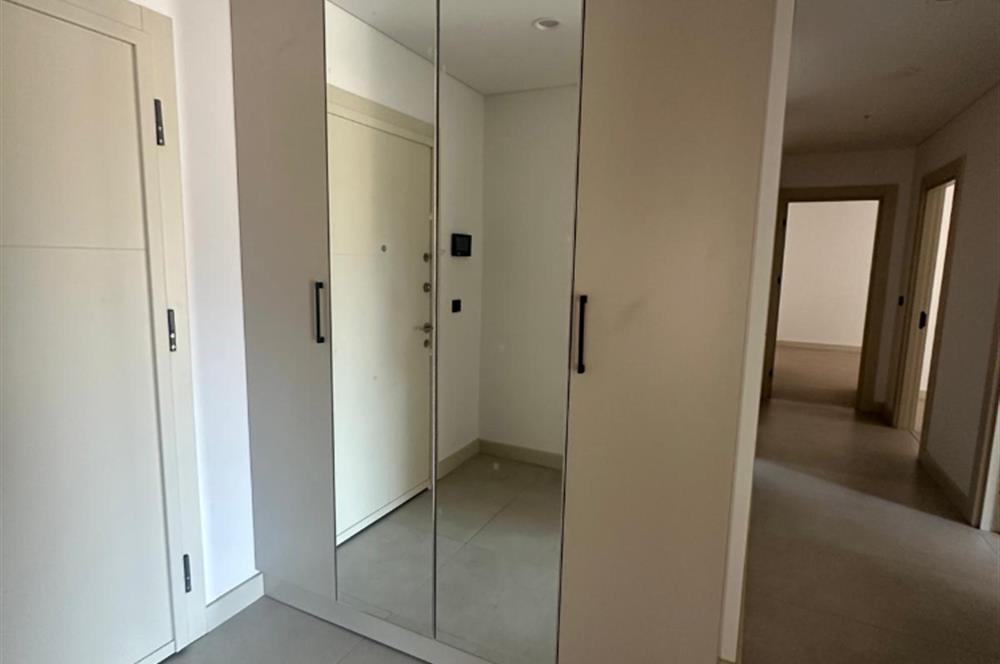 C21 ROOF'dan 19.ETAP'da KAPALI BALKONLU VESTİYERLİ 3+1 KİRALIK DAİRE