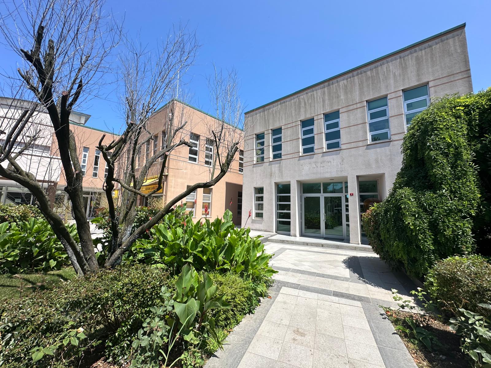 Uskumruköy Arıköy Sitesinde 2 Katlı Prestijli Kiralık İşyeri – 210 m² 