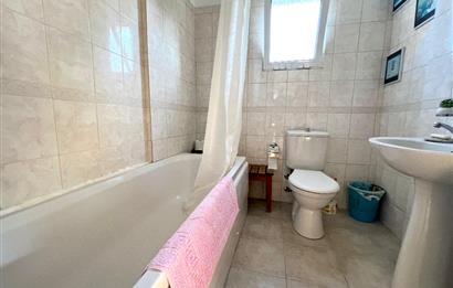 Girne Ozanköy Havuzlu Geniş Arsalı 3+1 Villa