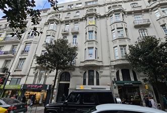 NİŞANTAŞI RUMELİ CADDESİ ÜZERİNDE KİRALIK BÜRO&OFİS