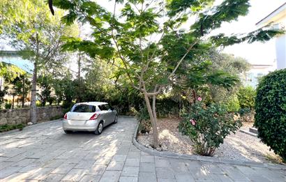 Girne Ozanköy Havuzlu Geniş Arsalı 3+1 Villa