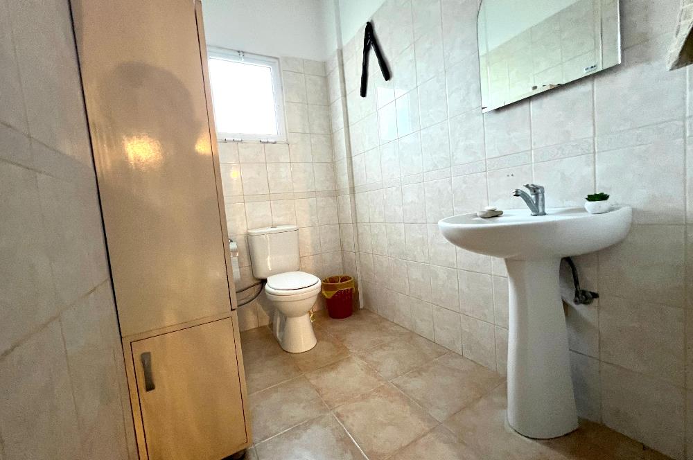 Girne Ozanköy Havuzlu Geniş Arsalı 3+1 Villa
