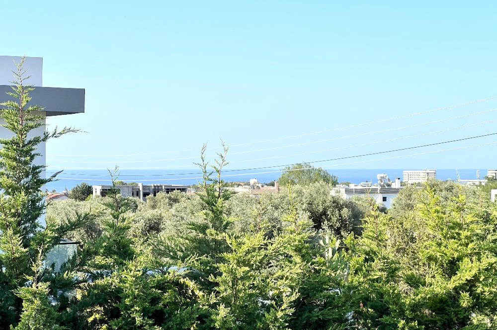 Girne Ozanköy Havuzlu Geniş Arsalı 3+1 Villa