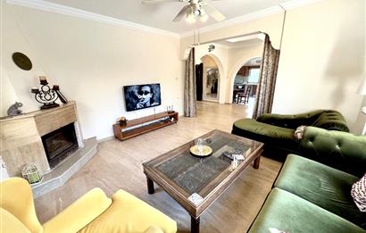 Girne Ozanköy Havuzlu Geniş Arsalı 3+1 Villa