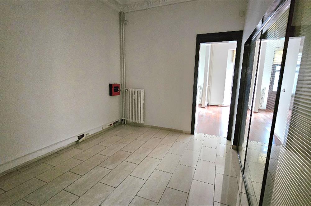 NİŞANTAŞI RUMELİ CADDESİ ÜZERİNDE KİRALIK BÜRO&OFİS