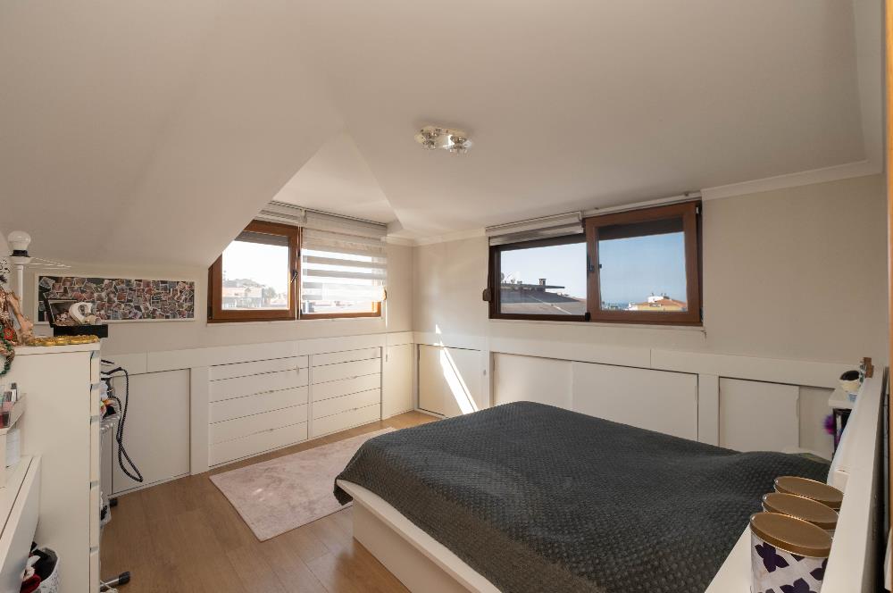 KÜÇÜKYALI'DA 3+2 150m2 NET TERASLI YENİ BAKIMLI DUBLEKS