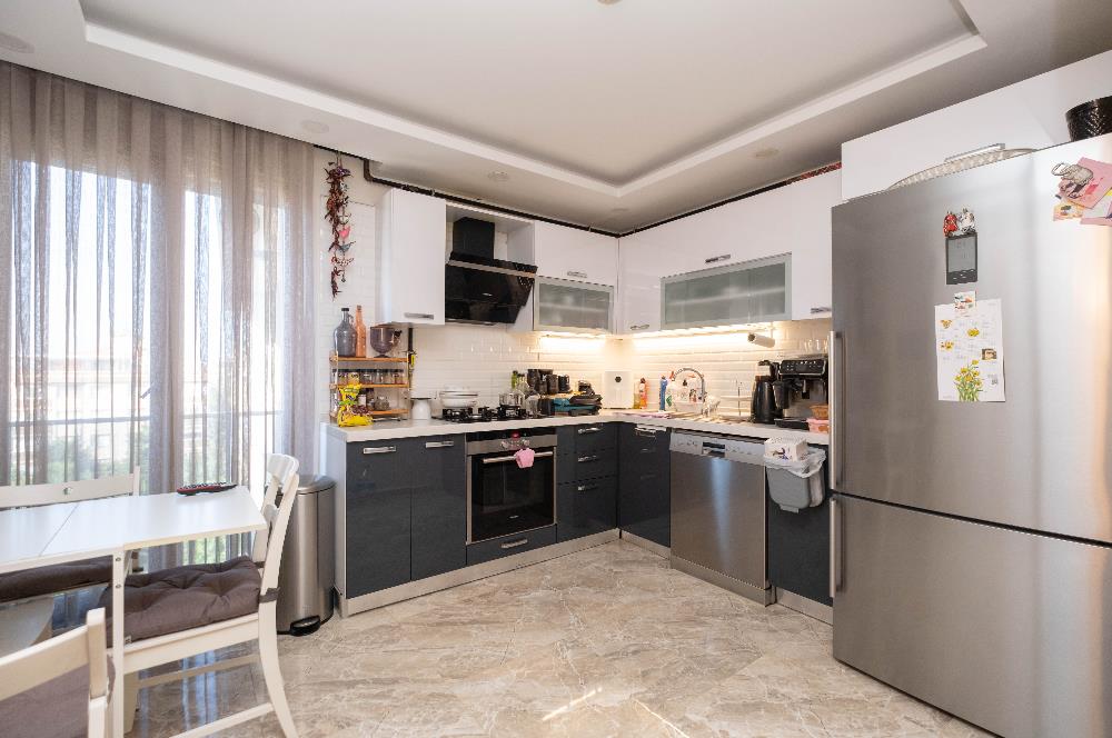 KÜÇÜKYALI'DA 3+2 150m2 NET TERASLI YENİ BAKIMLI DUBLEKS
