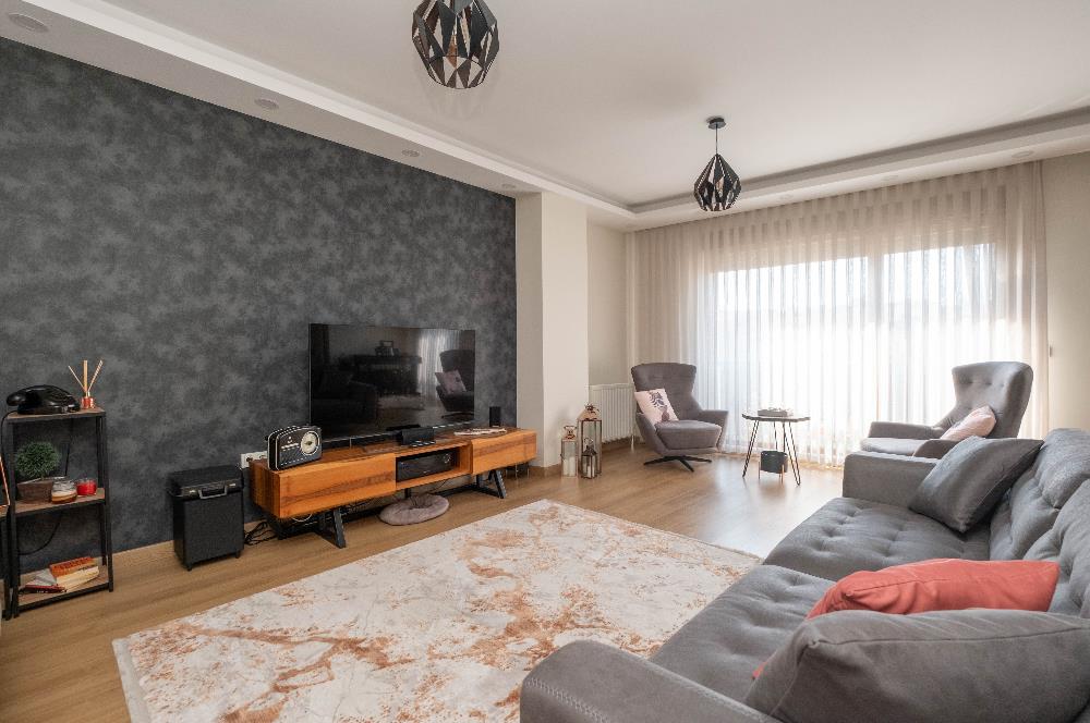 KÜÇÜKYALI'DA 3+2 150m2 NET TERASLI YENİ BAKIMLI DUBLEKS