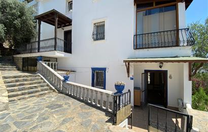 Bodrum Umurca’da Satılık Kısmi Deniz Manzaralı Geniş 2+1 Giriş Katı Daire