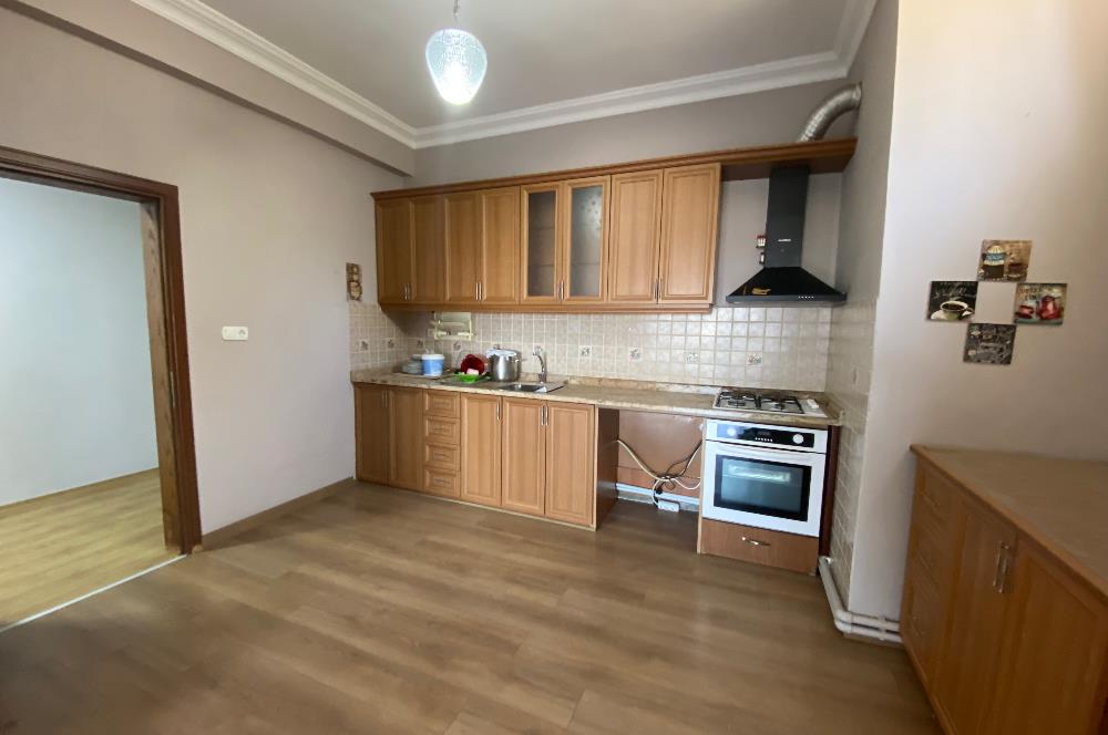 Bodrum Umurca’da Satılık Kısmi Deniz Manzaralı Geniş 2+1 Giriş Katı Daire
