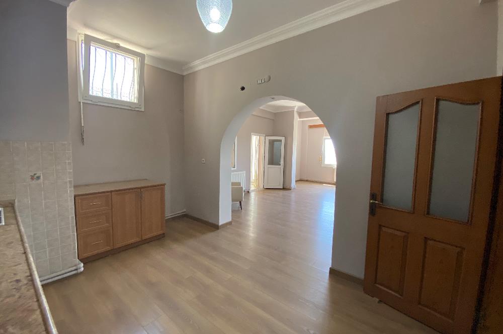 Bodrum Umurca’da Satılık Kısmi Deniz Manzaralı Geniş 2+1 Giriş Katı Daire