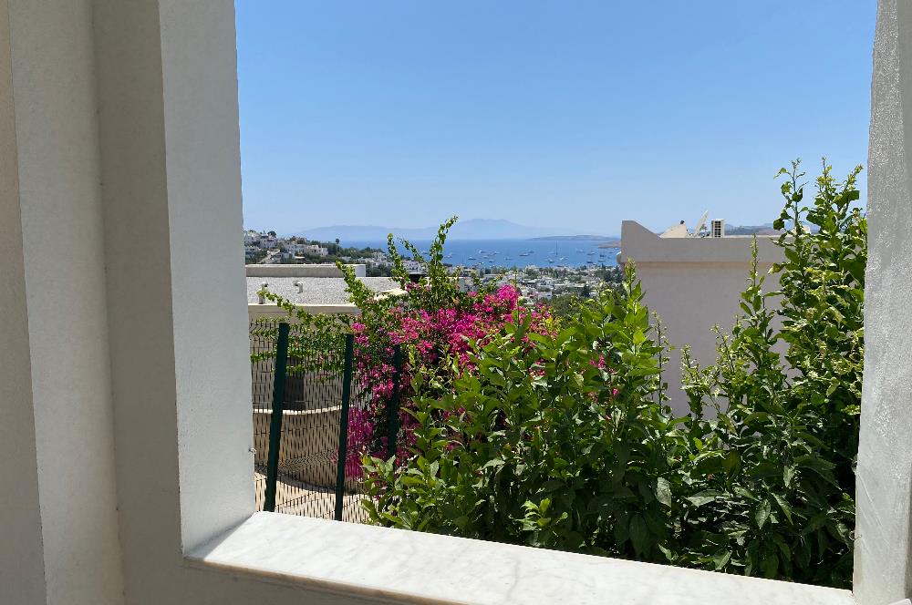Bodrum Umurca’da Satılık Kısmi Deniz Manzaralı Geniş 2+1 Giriş Katı Daire