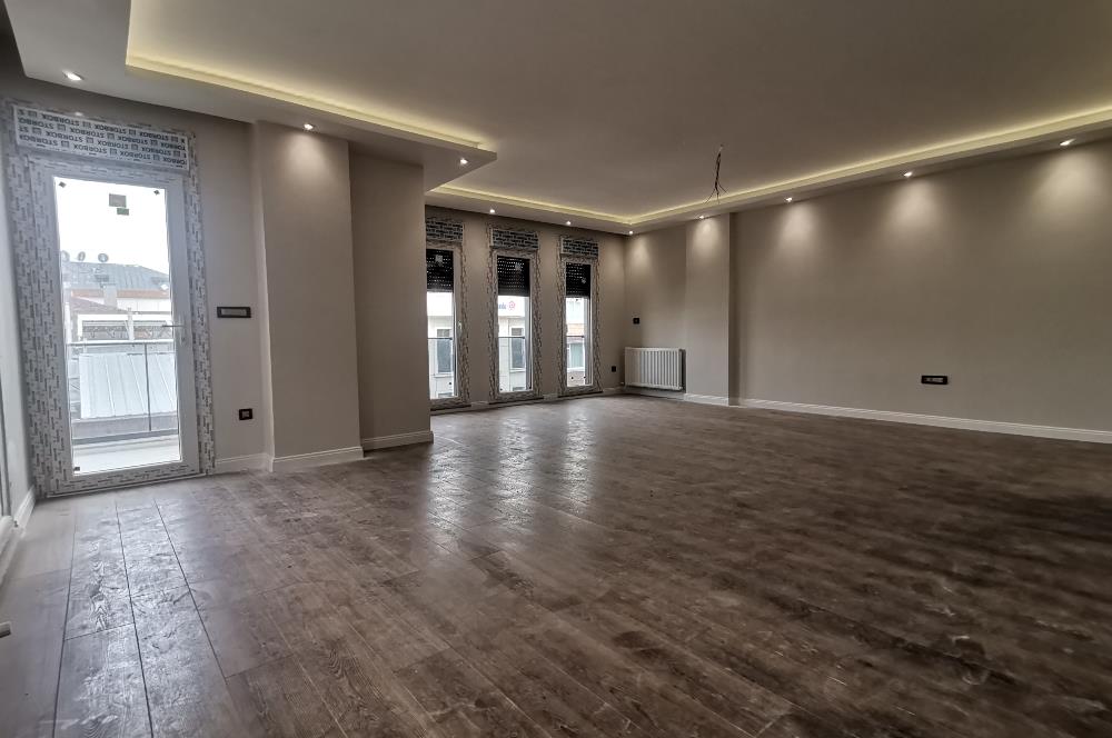 YEŞİLKÖY KİRALIK 4+1 SIFIR YENİ TESLİM BİNADA CENTURY21 SAHRADAN